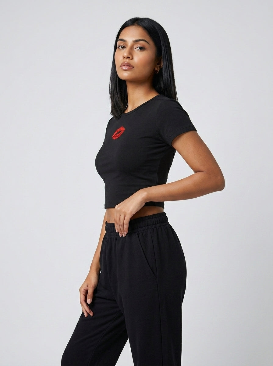 black_model_other_side